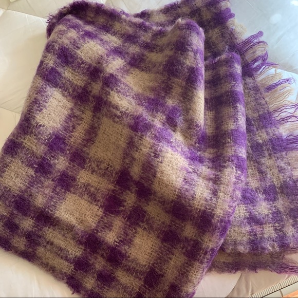 Vintage Archie Brown & Sons plaid mohair shawl - Picture 4 of 4